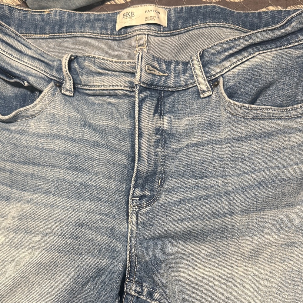 BKE Women's Light Blue Straight Leg Jeans